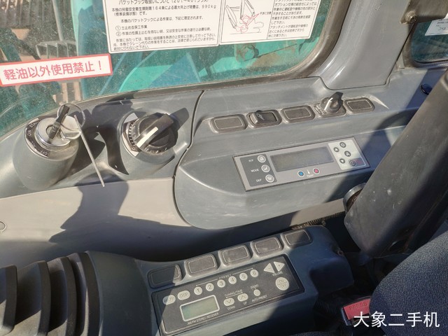 神钢 SK200-8 挖掘机