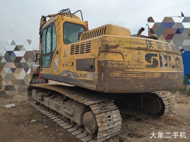 山东临工 LG6210 挖掘机