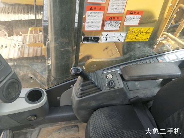 卡特彼勒 323DL 挖掘机