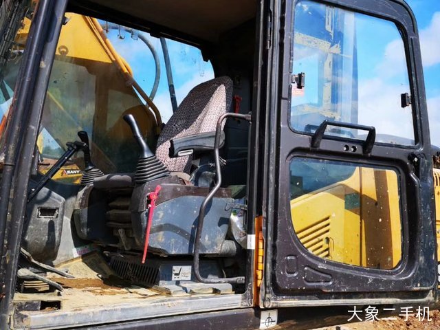 三一重工 SY235C-9 挖掘机