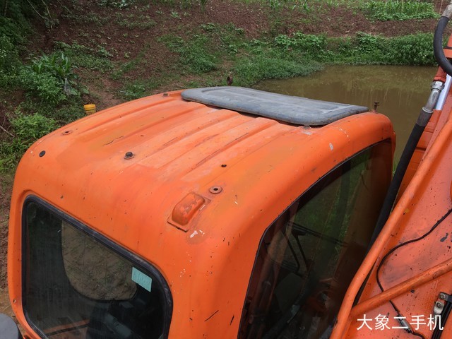 斗山 DX260LC 挖掘机