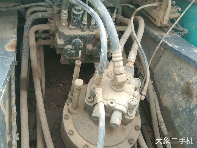 神钢 SK270D-8 挖掘机