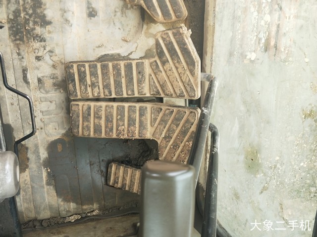 现代 R150LC-7 挖掘机