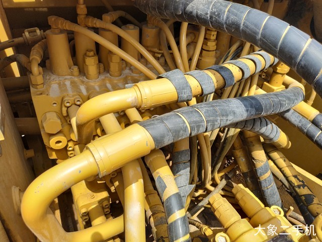 卡特彼勒 323DL 挖掘机