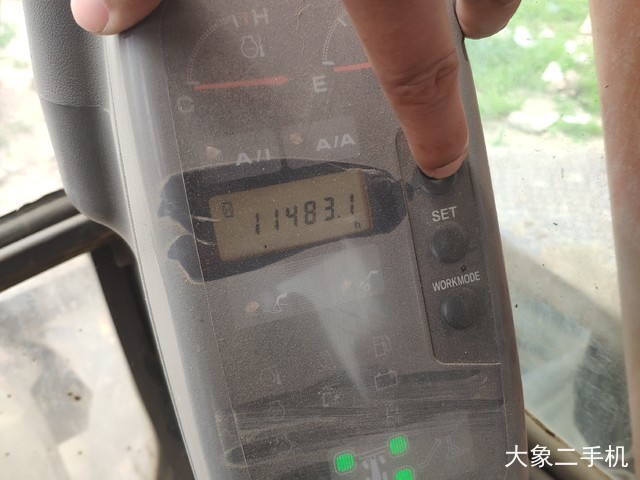 日立 ZX130W 挖掘机