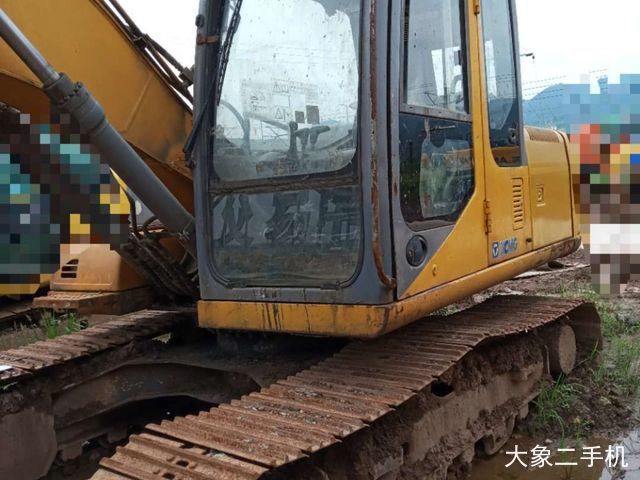 徐工 XE150D 挖掘机