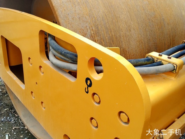 龙工 LG523A6 压路机