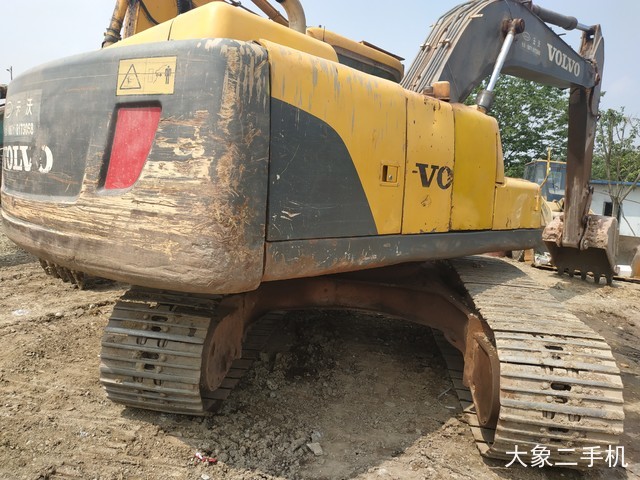 沃尔沃 EC210BLC 挖掘机
