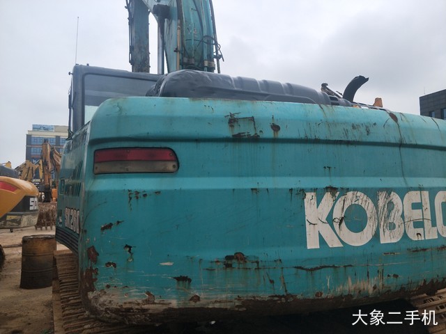 神钢 SK260LC-8 挖掘机