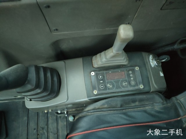 雷沃重工 FR60E 挖掘机