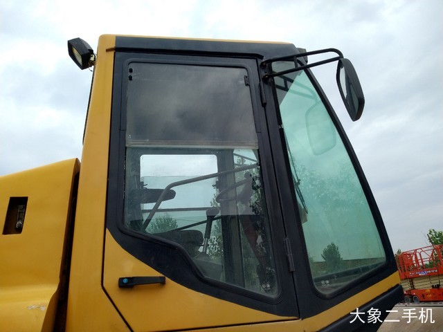 山推 SR22M 压路机