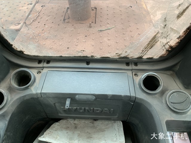 现代 R305LC-9T 挖掘机