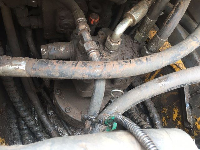 徐工 XE150D 挖掘机