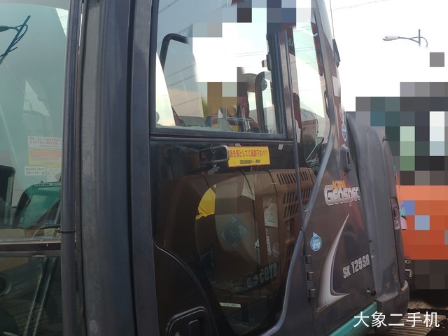 神钢 SK135SR 挖掘机