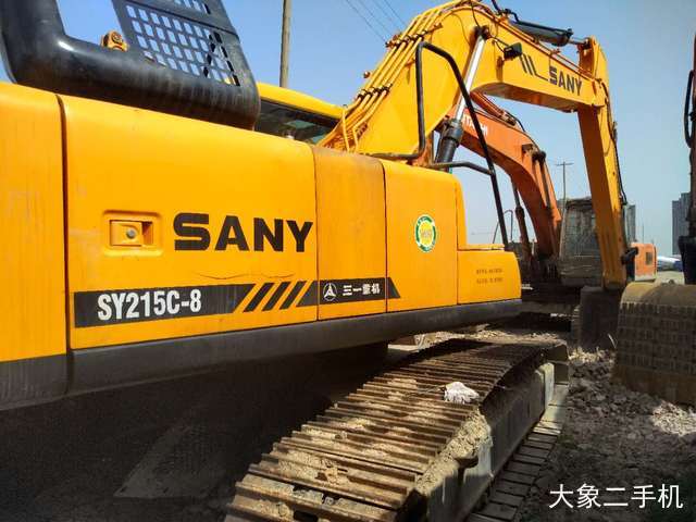 三一重工 SY215C-8 挖掘机