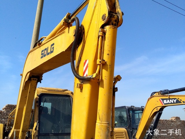 山东临工 LG685 挖掘机