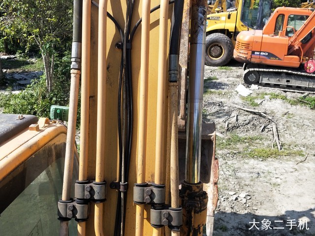 现代 R150LC-9 挖掘机