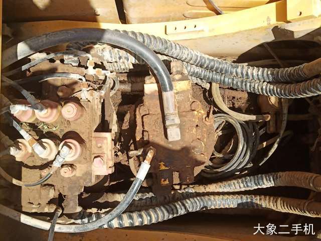 现代 R210W-7 挖掘机