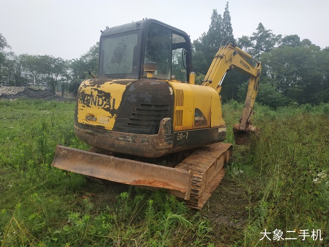 现代 R60-7 挖掘机