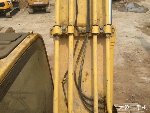 小松 PC220-8M0 挖掘机
