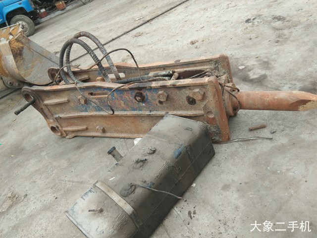 现代 R225LC-7 挖掘机