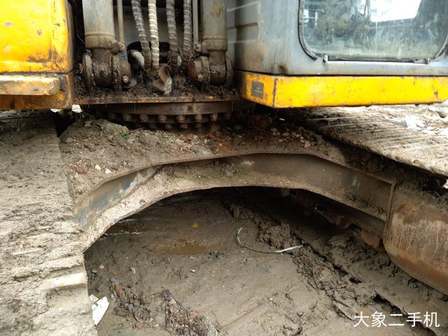 徐工 XE150D 挖掘机