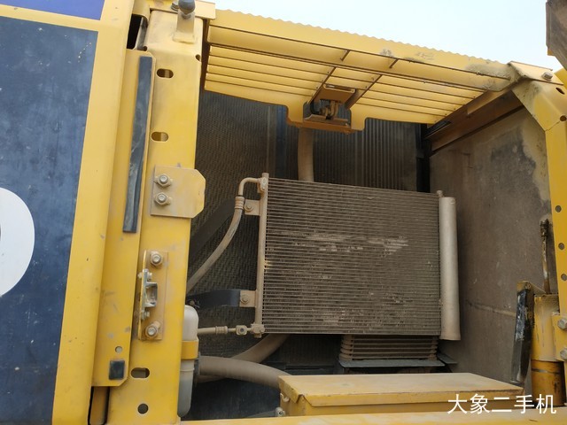 小松 PC240LC-8M0 挖掘机