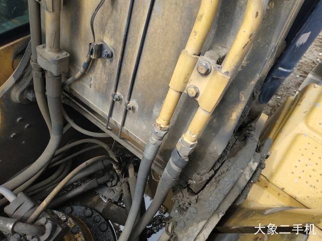 卡特彼勒 323DL 挖掘机