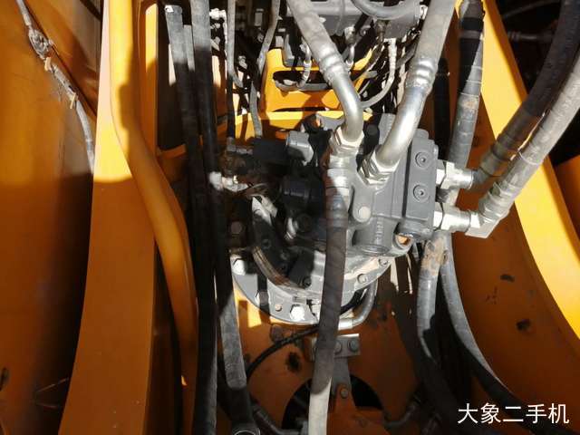 龙工 LG6225 挖掘机
