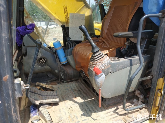 小松 PC210LC-8(800mm履带板) 挖掘机