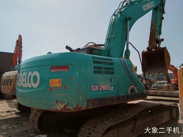 神钢 SK260LC-10 挖掘机