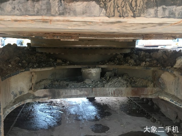 现代 R485LVS 挖掘机