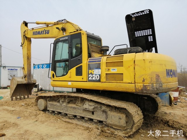 小松 PC220-8M0 挖掘机