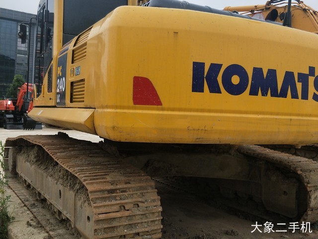 小松 PC240LC-8加长臂 挖掘机