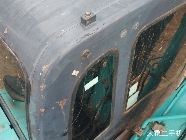 神钢 SK130 挖掘机