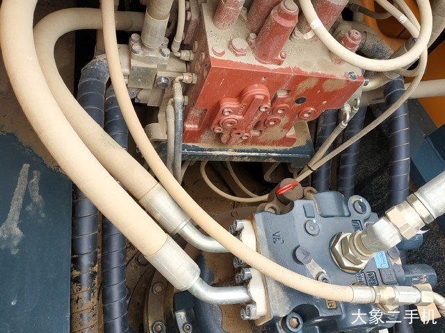 现代 350LVS 挖掘机