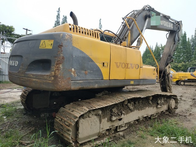 沃尔沃 EC210BLC 挖掘机