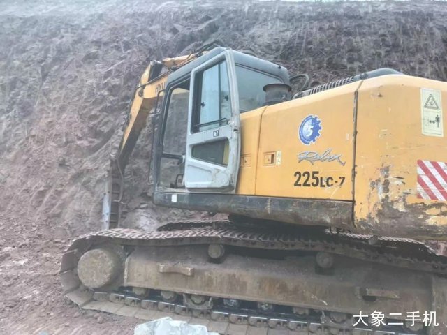 现代 R225LC-7 挖掘机