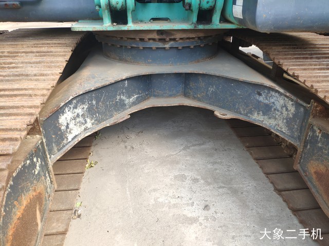 神钢 SK200-8 挖掘机