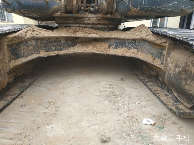 现代 R225LC-7 挖掘机