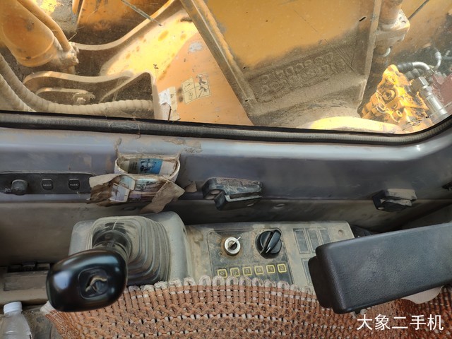 现代 R210W-7 挖掘机