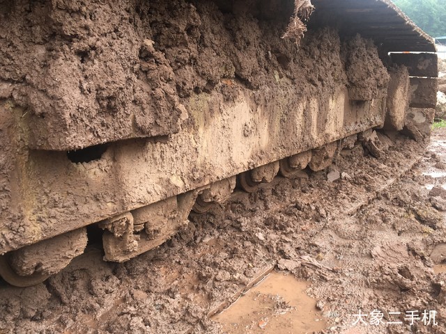 现代 R225LC-9T 挖掘机