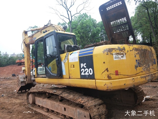 小松 PC220-7 挖掘机