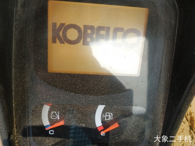 神钢 SK270D-8 挖掘机