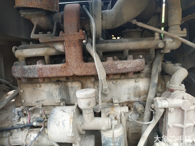 龙工 LG833 装载机