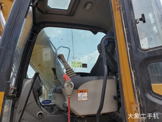 徐工 XE135B 挖掘机