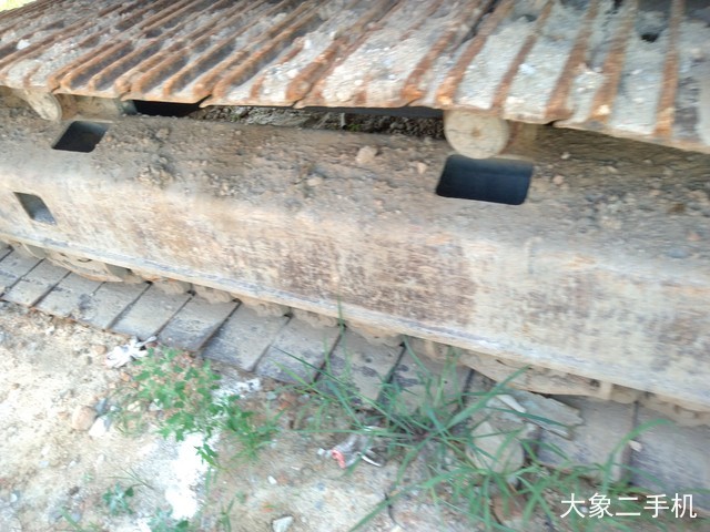 徐工 XE260C 挖掘机