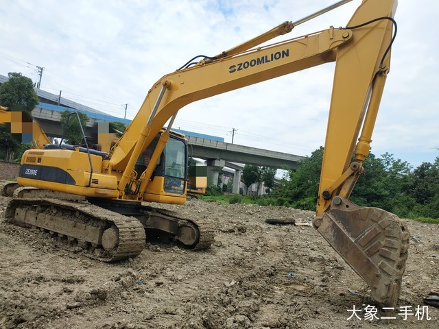 中联重科 ZE260E 挖掘机