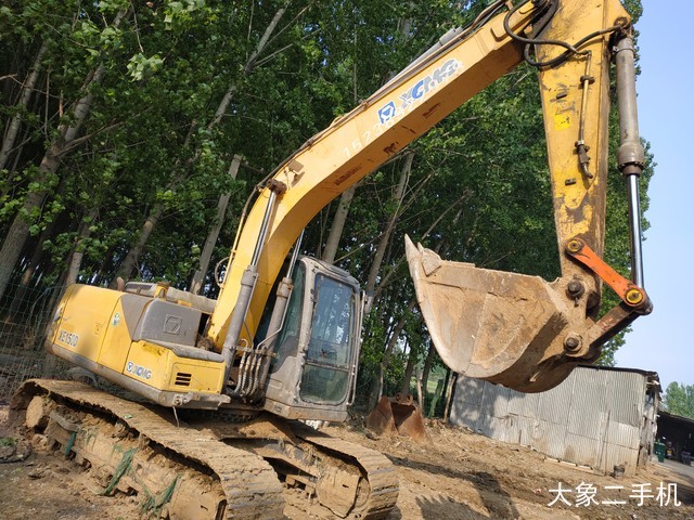 徐工 XE150D 挖掘机