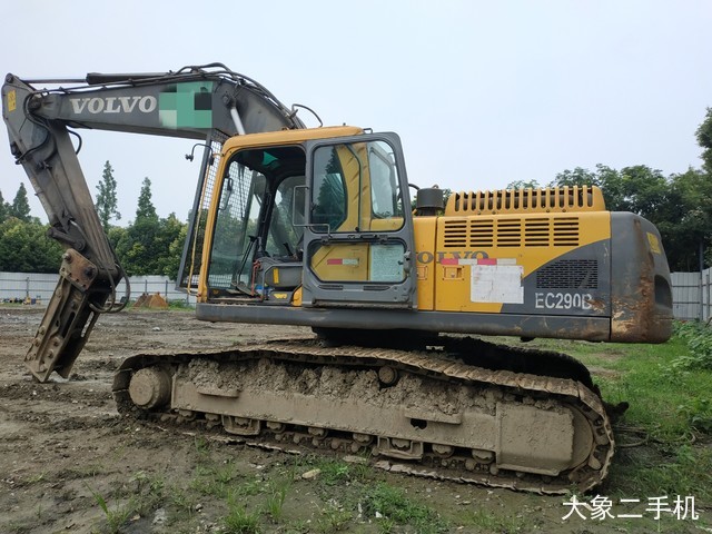 沃尔沃 EC210BLC 挖掘机